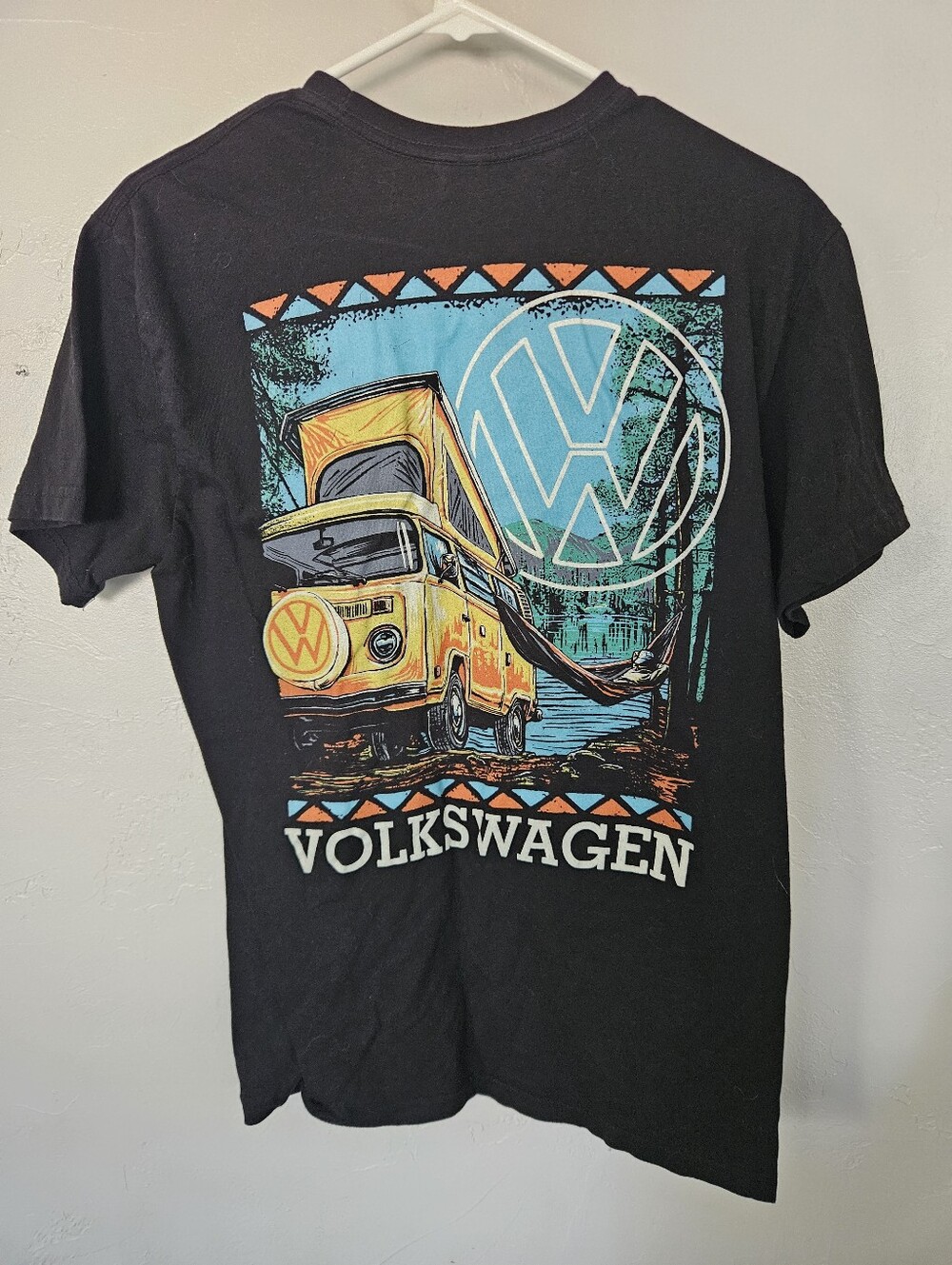 Volkswagen Men's Medium Black Graphic Tee with Yellow Camper Bus Twinkie T-shirt